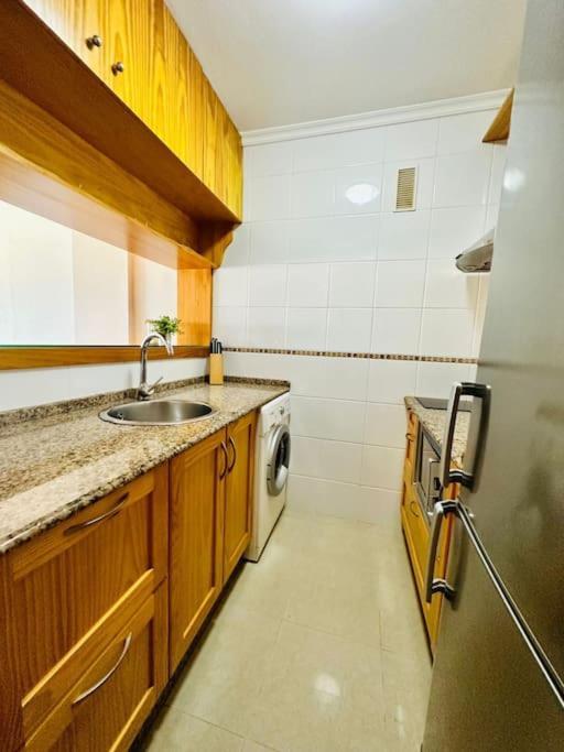 Apartamento A Pie De Playa. Кадис Екстериор снимка